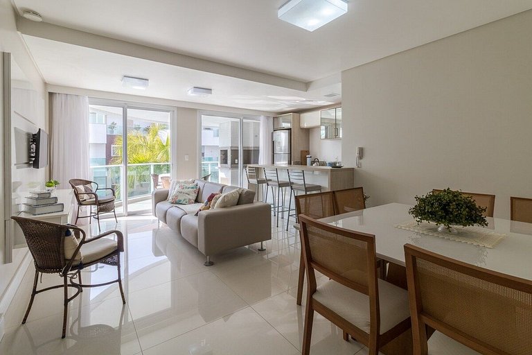 Apto Bombinhas 🏖️ Piscinas & Jacuzzi 🏖️ Wi-Fi & 2 Vagas