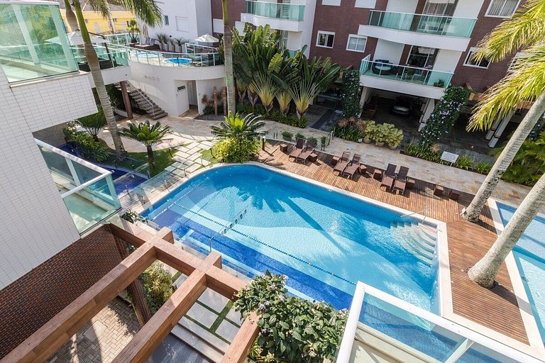 Apto Bombinhas 🏖️ Piscinas & Jacuzzi 🏖️ Wi-Fi & 2 Vagas