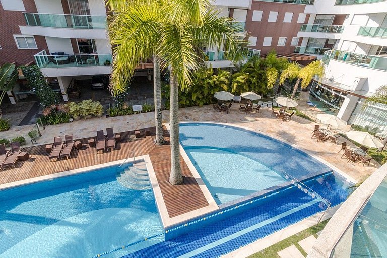 Apto Bombinhas 🏖️ Piscinas & Jacuzzi 🏖️ Wi-Fi & 2 Vagas