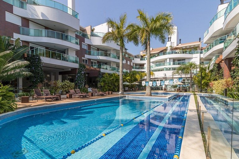 Apto Bombinhas 🏖️ Piscinas & Jacuzzi 🏖️ Wi-Fi & 2 Vagas
