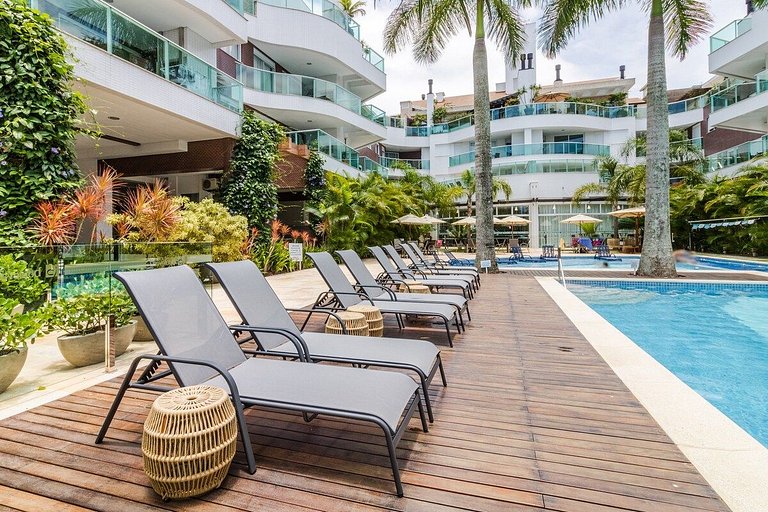 Apto Bombinhas ⭐️ Piscinas & Jacuzzi ⭐️ Wi-Fi & Vaga