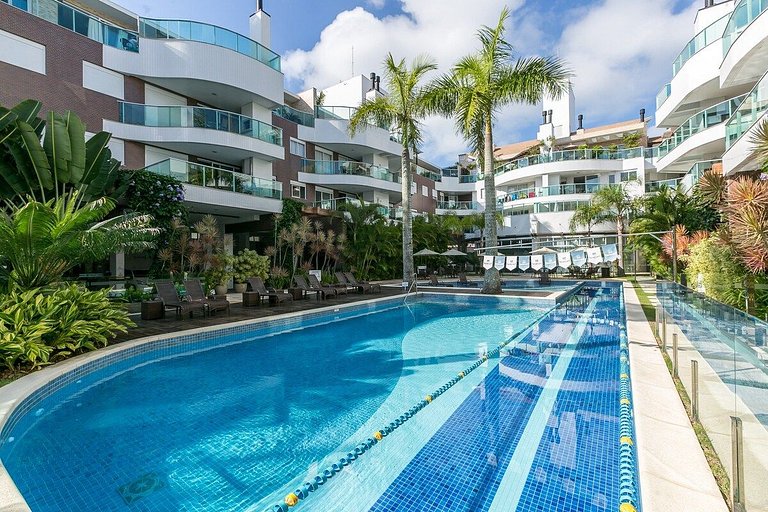 Apto Bombinhas ⭐️ Piscinas & Jacuzzi ⭐️ Wi-Fi & Vaga