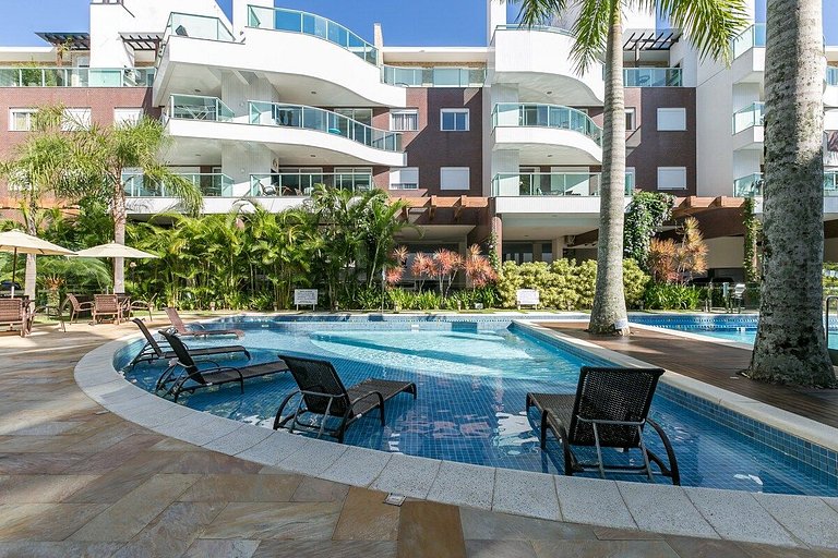 Apto Bombinhas ⭐️ Piscinas & Jacuzzi ⭐️ Wi-Fi & Vaga