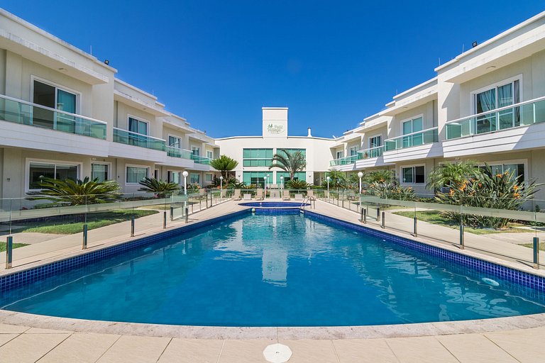 Sobrado 🏖️ Pé na Areia 🏖️ Piscina, Wi-Fi & 2 Vagas