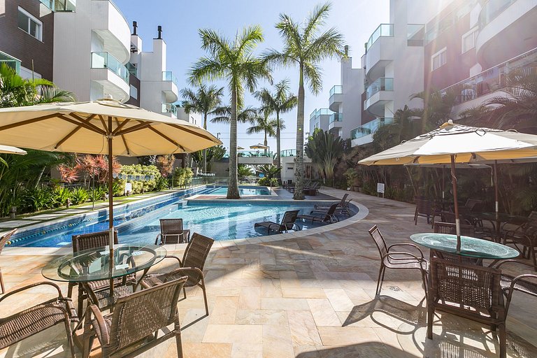Apto Bombinhas ⭐️ Piscinas & Jacuzzi ⭐️ Wi-Fi & Vaga