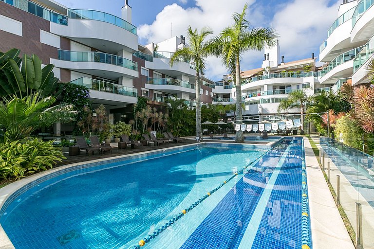 Apto Bombinhas ⭐️ Piscinas & Jacuzzi ⭐️ Wi-Fi & Vaga