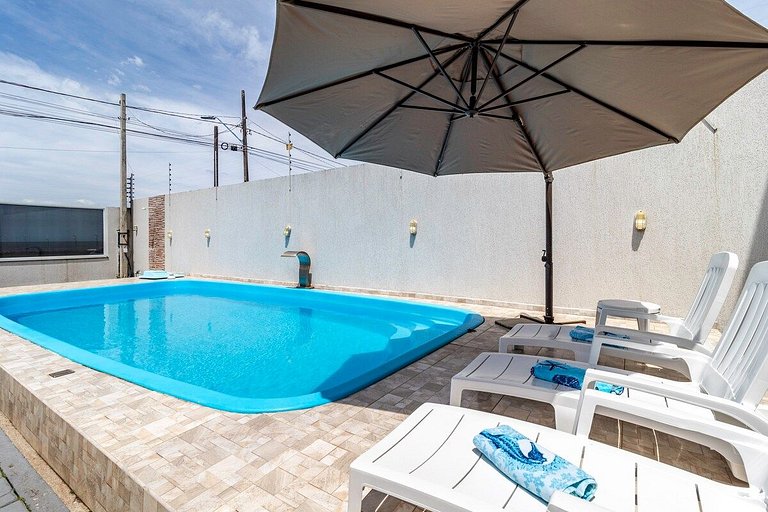 Beira Mar, Sobrado com Piscina em Matinhos