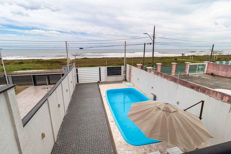 Beira Mar, Sobrado com Piscina em Matinhos