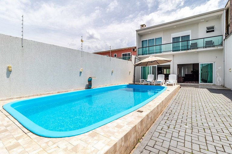Beira Mar, Sobrado com Piscina em Matinhos