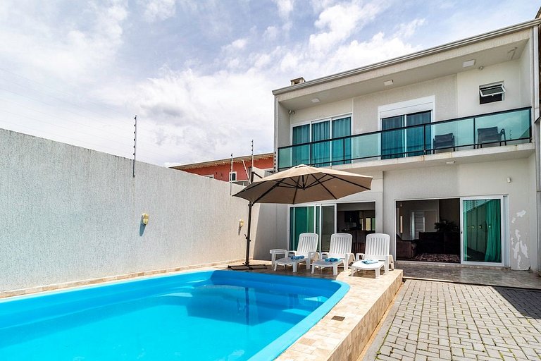 Beira Mar, Sobrado com Piscina em Matinhos