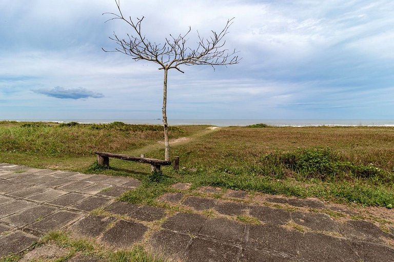 Beira Mar, Sobrado com Piscina em Matinhos