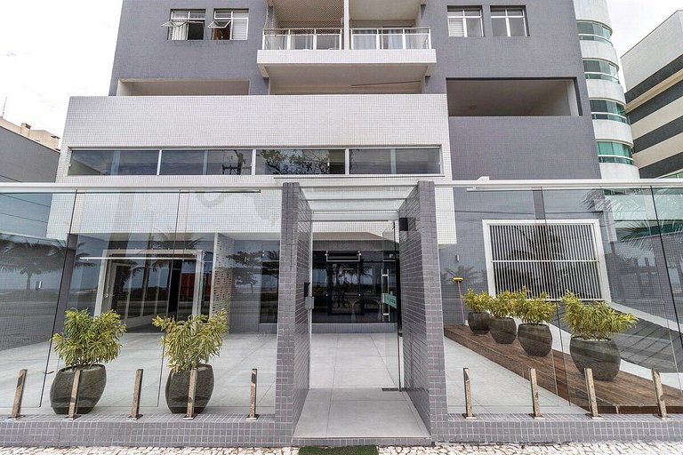 Apto Novinho, Beira Mar, com A/C e Churrasqueira