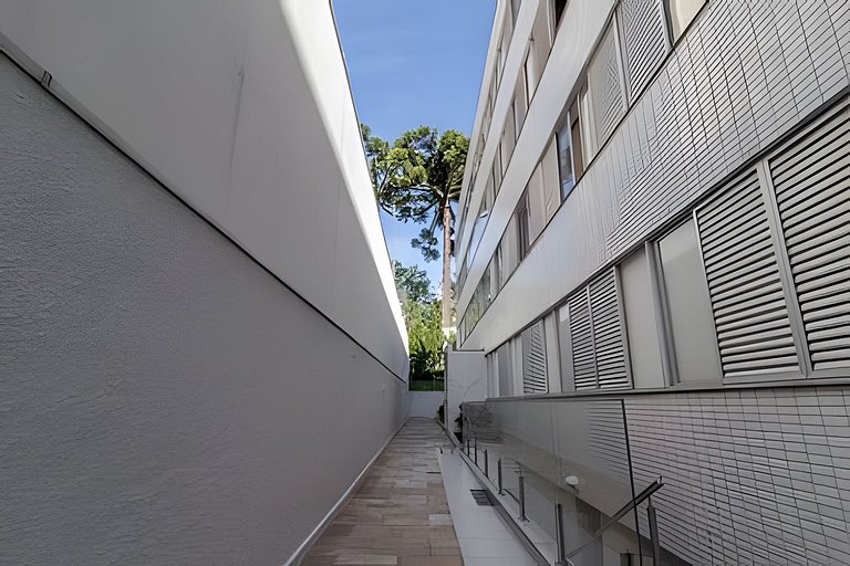 Muito conforto no Batel, com Vaga Exclusiva e WiFi