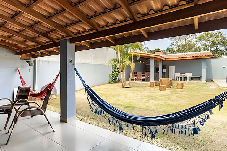Incrível Casa Ampla com Piscina e Churrasqueira!