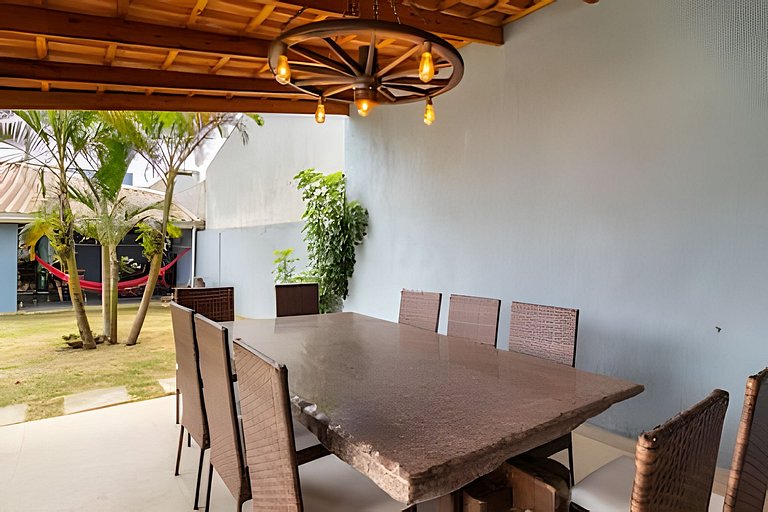 Incrível Casa Ampla com Piscina e Churrasqueira!