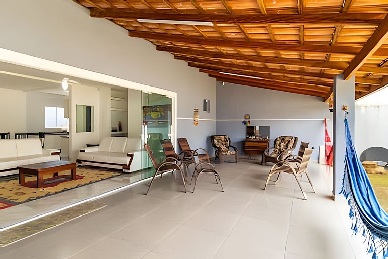 Incrível Casa Ampla com Piscina e Churrasqueira!