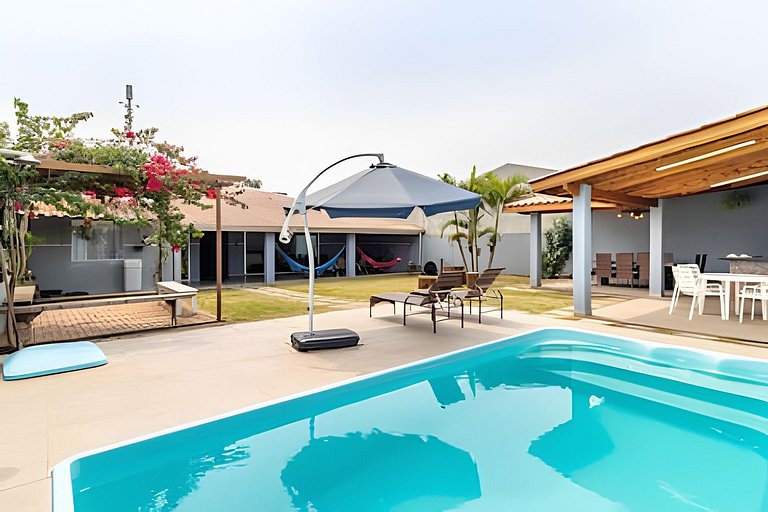 Incrível Casa Ampla com Piscina e Churrasqueira!