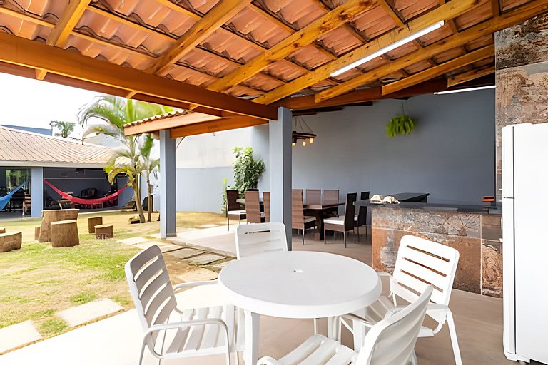 Incrível Casa Ampla com Piscina e Churrasqueira!