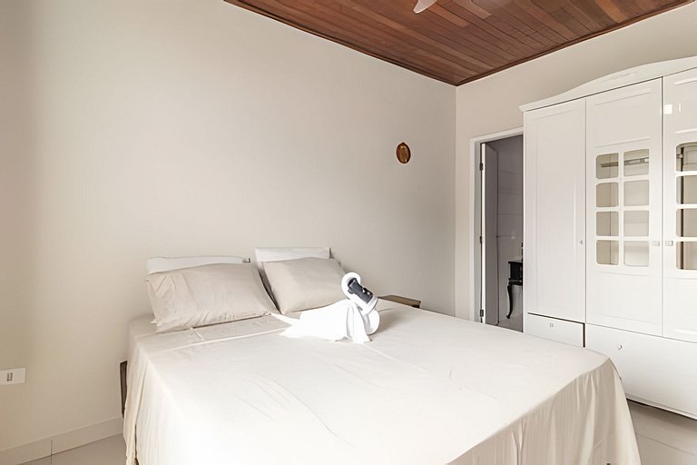 Incrível Casa Ampla com Piscina e Churrasqueira!