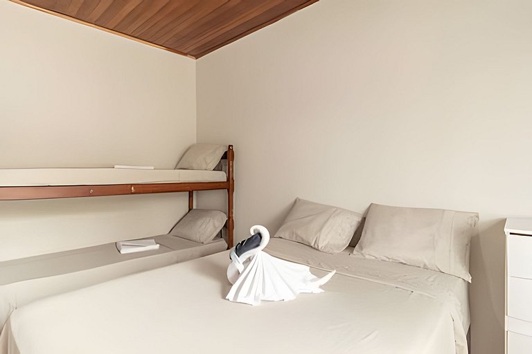 Incrível Casa Ampla com Piscina e Churrasqueira!