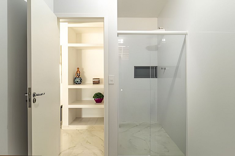 Incrível Casa Ampla com Piscina e Churrasqueira!