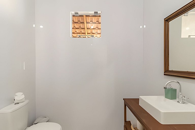 Incrível Casa Ampla com Piscina e Churrasqueira!