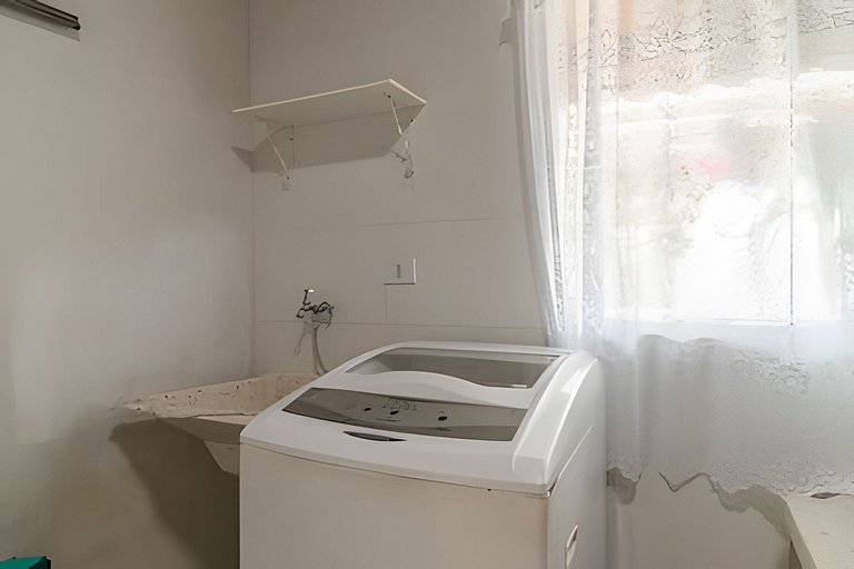 Incrível Casa Ampla com Piscina e Churrasqueira!